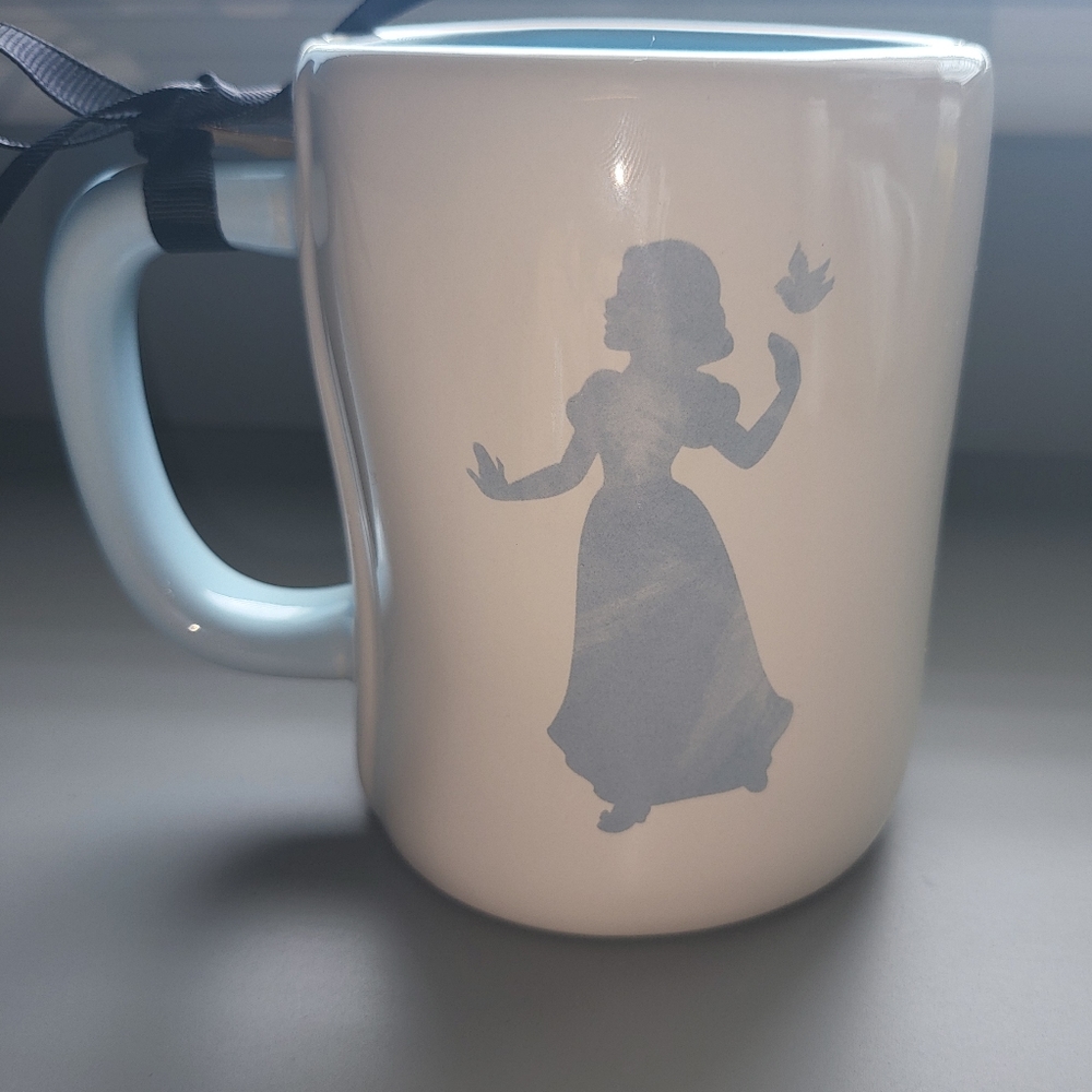 Snow White Rae Dunn Disney Collection Mug - Picture 2 of 2